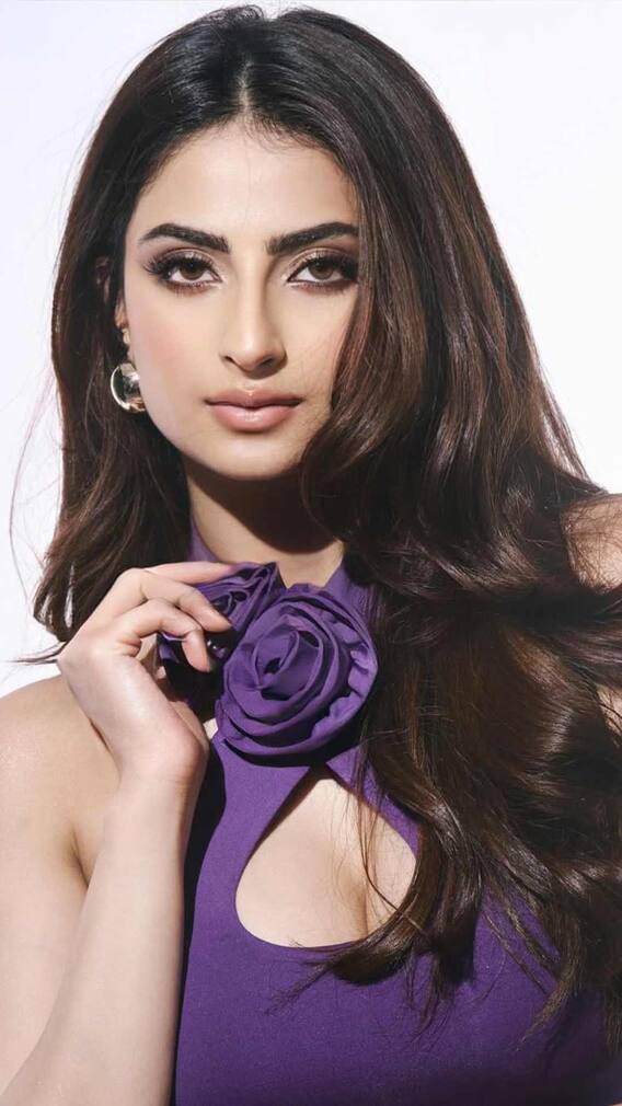 सोशल मीडिया पर देखा क्यूट लड़का, 2000 अकाउंट किए स्टॉक, फिर किया डेट