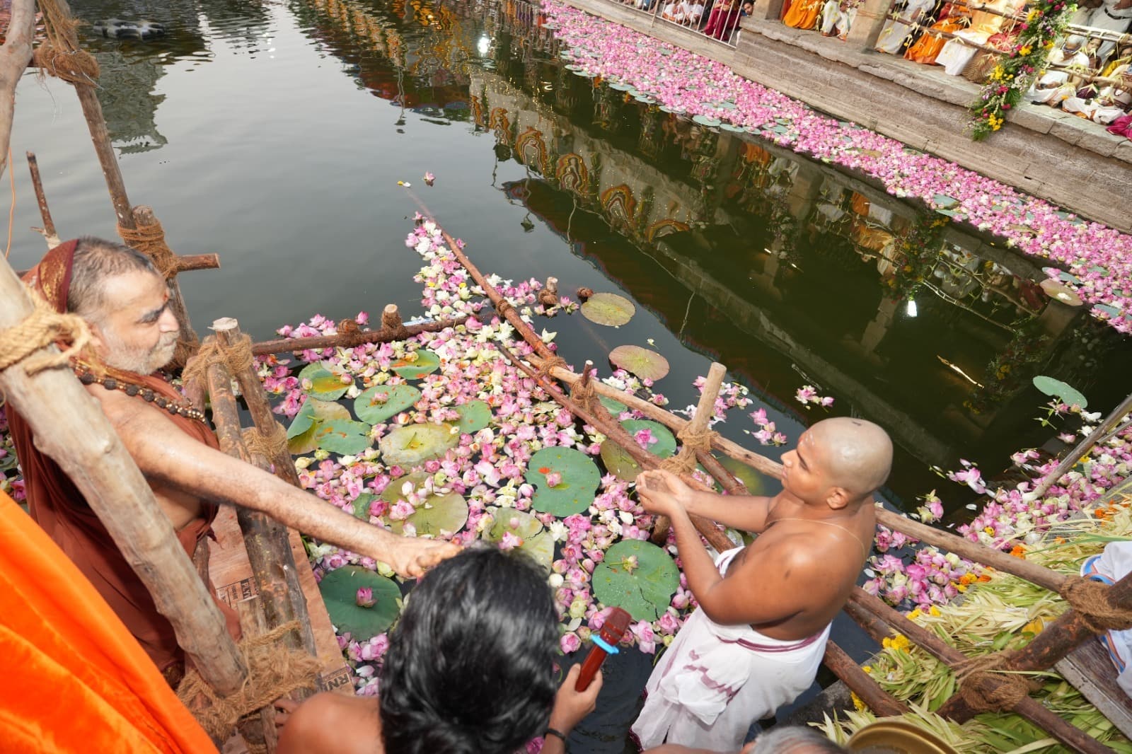 Ganesh Sharma : కంచి కామకోటి పీఠం ఉత్తరాధికారిగా  బాధ్యతలు స్వీకరించిన గణేష్ శర్మ