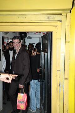 Deepika Padukone & Ranveer Singh Join Instagram Head Adam Mosseri For Dinner, See Pics