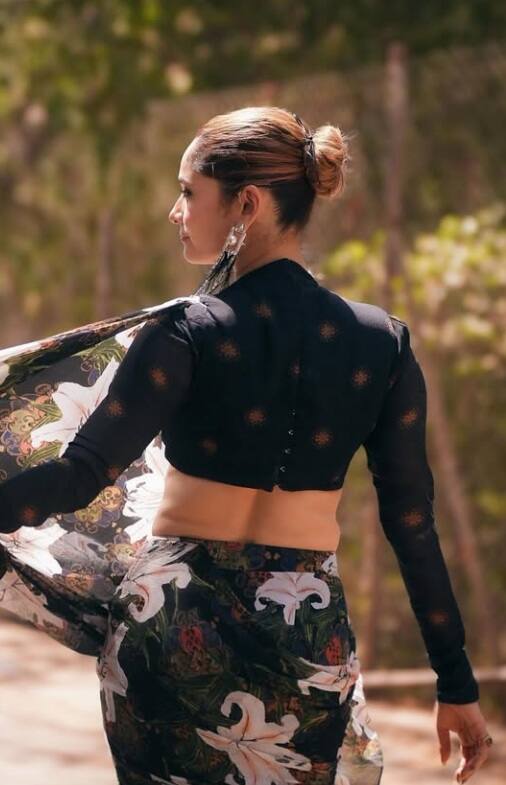 ફ્લૉરલ પ્રિન્ટ સાડી લૂકમાં અંકિતા લોખંડેનો તડકો