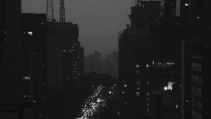 इस दौरान भी पावर फेलियर की समस्या देखने को मिली थी और रिपोर्ट्स की मानें तो तकरीबन 23 करोड़ आबादी प्रभावित हुई थी.