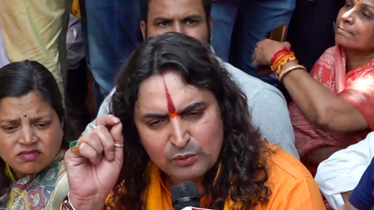 ‘झूठ बोलकर अफवाह फैलाई…,’ बालमुकुंद आचार्य का बड़ा दावा, जयपुर बवाल मामले में फंसे कांग्रेस के दो विधायक