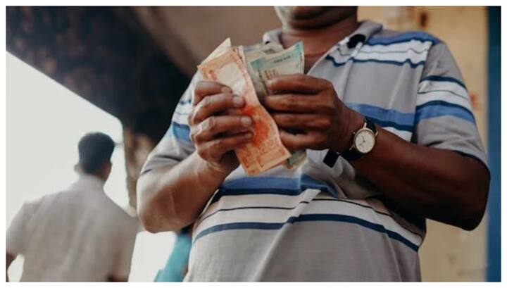 Salary increased in April without appraisal what is this magic Salary Hike Calculator: అప్రైజల్ రాకుండానే పెరిగిన జీతాలు- ఈ మ్యాజిక్ చూశారా ?