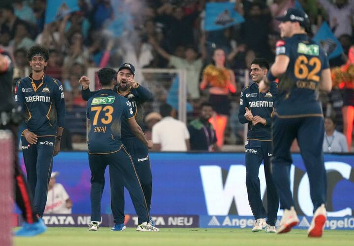 गुजरात टायटन्सच्या फलंदाजांनी दमदार कामगिरी केल्यानंतर गोलंदाजांनी देखील सनरायजर्स हैदरबादच्या फलंदाजांना जम बसवू दिला नाही. हैदराबादचा संघ 20  ओव्हरमध्ये 6 बाद 186 धावा करु शकला.