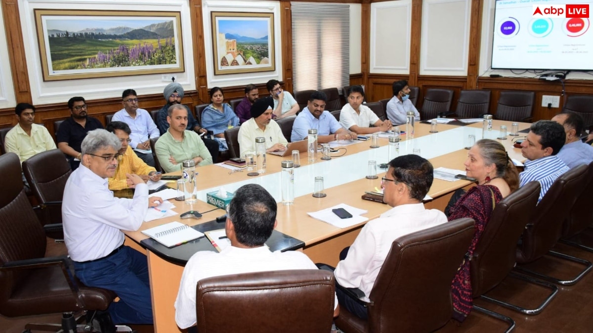 जम्मू कश्मीर के मुख्य सचिव ने जेके समाधान 2.0 की समीक्षा बैठक की, बताया क्या है मकसद?