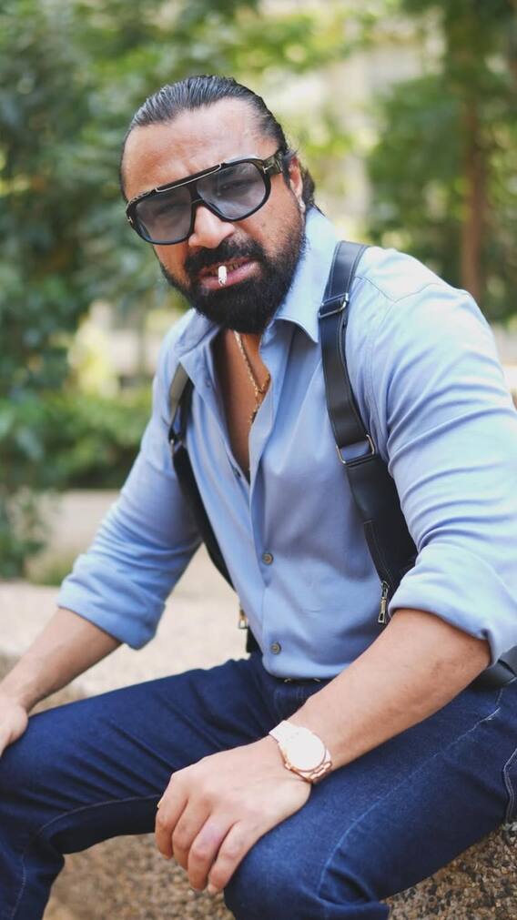 एजाज खान पर लगा हाउस अरेस्ट शो के जरिए अश्लीलता फैलाने का आरोप