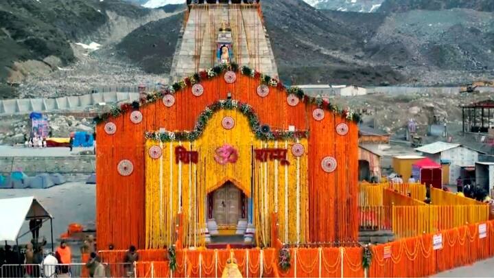 বিশ্বাস করা হয় যে একজন ভক্ত ঘড়ির কাঁটার দিক নির্দেশ মেনে এই পবিত্র যাত্রা সম্পূর্ণ করে থাকেন।