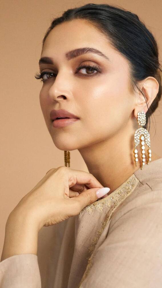 दीपिका पादुकोण ने बताई अपनी कहानी, आउटसाइडर एक्ट्रेस कैसे बनीं टॉप की हीरोइन