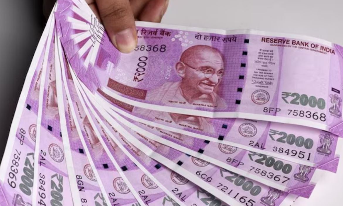 Rupee Inches Up 4 Paise To Close At 85.62 Against Dollar Amid FII Inflows