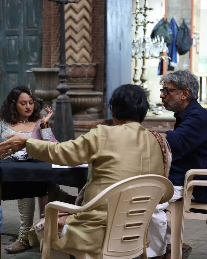 To celebrate the milestone, Sonakshi Sinha shared a series of behind-the-scenes photos from the set on Instagram.