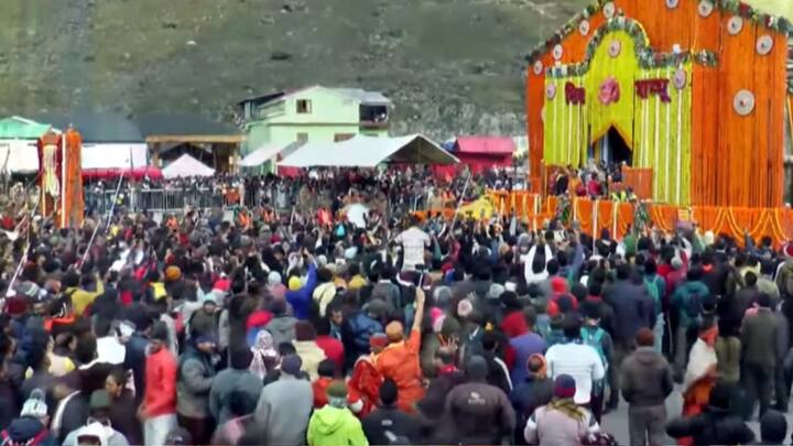 মূলত ৩০ এপ্রিল অক্ষয় তৃতীয়া থেকে চারধাম যাত্রা শুরু হয়। এই তীর্থযাত্রার চারটি পবিত্রস্থান হল যমুনোত্রী, গঙ্গোত্রী,  কেদারনাথ, বদ্রীনাথ।