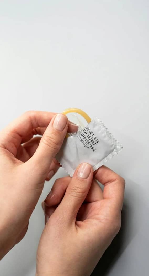 फर्स्ट एड बॉक्स में क्यों रखते हैं कंडोम?