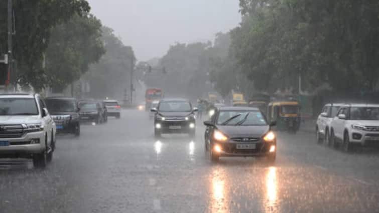 Red Alert In Delhi As Rain, Thunderstorm Lash National Capital; Waterlogging Hits Commuters, Fl