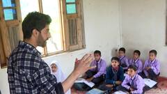 स्कूल चले हम... दहशतवादाला झुगारत 'दर्द'पुरात भरतेय शाळा; 'सरहद'वरील चिमुकल्यांना सॅल्यूट, पाहा फोटो