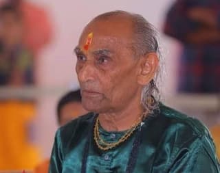 પરબધામના મુખ્ય મહંત સંત કરસનદાસ બાપુને હાર્ટ એટેક: રાજકોટની સીનર્જી હોસ્પિટલમાં સારવાર હેઠળ, ભક્તોમાં ચિંતાનું મોજુ
