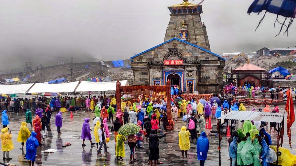 Kedarnath Yatra 2025: केदारनाथ में उमड़ी भक्तों की भीड़, 18 दिनों 4 लाख से ज्यादा श्रद्धालुओं ने किए दर्शन