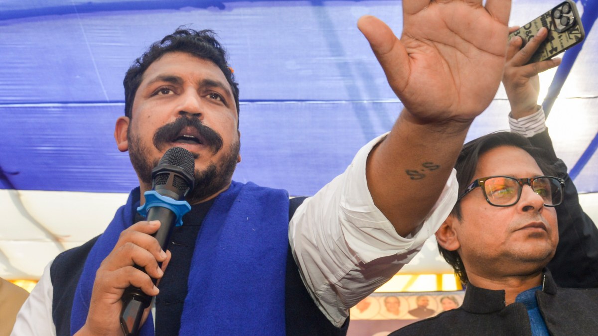 UP में रामायण से जुड़े इस फैसले पर भड़के चंद्रशेखर आजाद, पूछा- संविधान की हत्या नहीं तो और क्या?