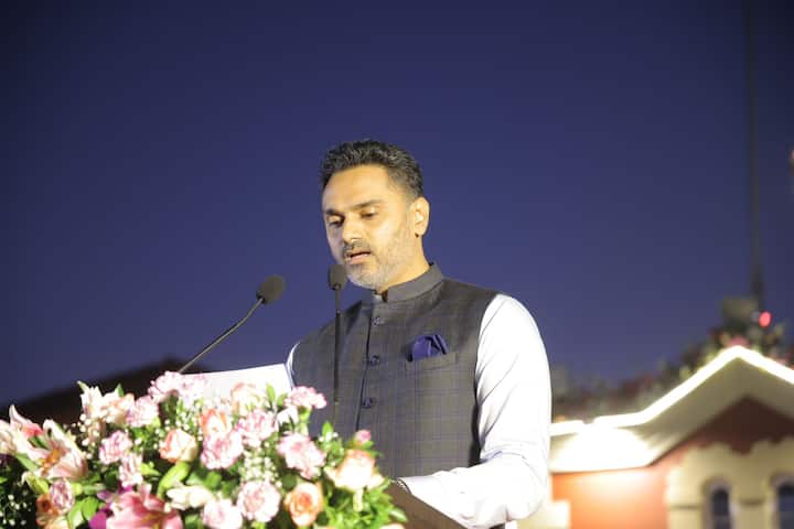 अभिनेता एजाज खान के रियलिटी शो 'हाउस अरेस्ट' विवाद पर मंत्री योगेश कदम ने कहा, 