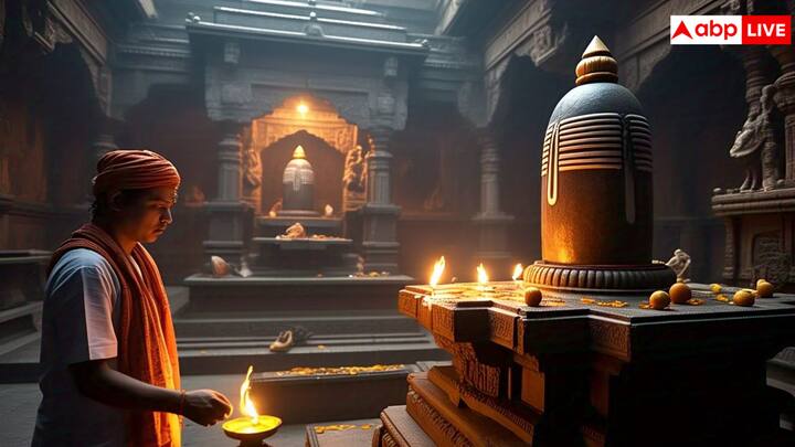 पौराणिक कथाओं में वर्णन है कि माता पार्वती ने भी शिव को प्रसन्न करने हेतु बेलपत्र पर दीप जलाया था,जिससे उन्हें शिवजी का वरदान प्राप्त हुआ.यह क्रिया आज भी महिलाओं द्वारा सौभाग्य हेतु की जाती है.