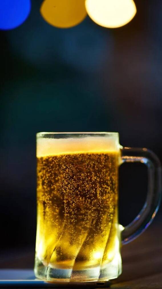 बियर पीने का सबसे सही तरीका कौन-सा है?