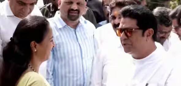 राज ठाकरे समोर येताच ट्रीप कशी झाली?, असा प्रश्न सुप्रिया सुळेंनी विचारला. तसेच तब्यतेची विचारपूसही केली.