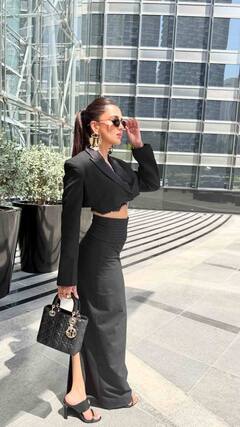 बॉस लेडी तेजस्वी प्रकाशचा ग्लॅम लूक!