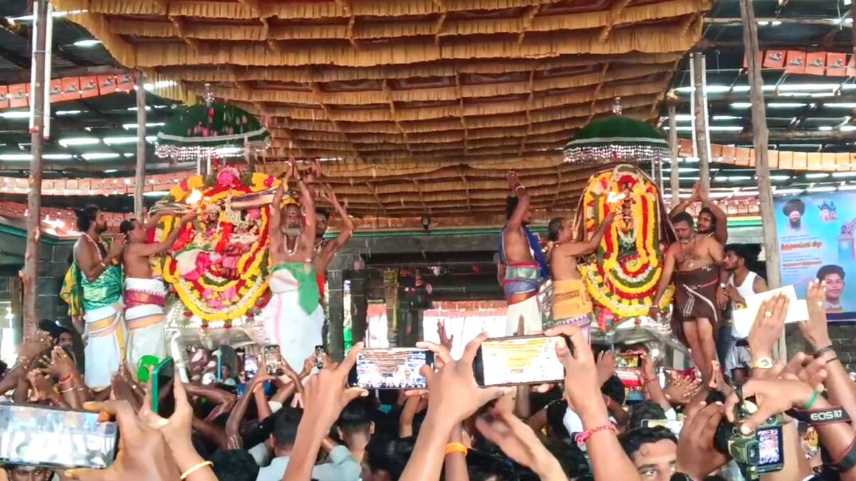 பார்வதிதேவியிடம் ஞானப்பால் அருந்திய திருஞானசம்பந்தர் - பார்த்து பரவசம் அடைந்த பக்தர்கள்...!