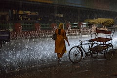 Weather Update: এখনই মিলবে না রেহাই; বজ্রবিদ্যুৎসহ ঝড়-বৃষ্টির পূর্বাভাস, দুর্যোগের আশঙ্কা এই জেলাগুলিতে