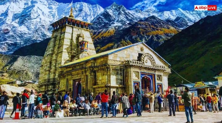 कपाट खुलने के अवसर पर मठापति रामप्रसाद मैठाणी (मक्कूमठ), पूर्व मंदिर अधिकारी भूपेंद्र मैठाणी, ग्राम प्रधान विजय पाल, क्षेत्र समिति सदस्य जयबीर नेगी, पुजारी रविंद्र मैठाणी, चंद्र मोहन मैठाणी, मुकेश मैठाणी, विनोद मैठाणी, अतुल मैठाणी, अजय मैठाणी, चंद्र मोहन बजवाल, आलोक सहित बड़ी संख्या में हकहकूकधारी, ग्रामीणजन एवं श्रद्धालु मौजूद रहे.