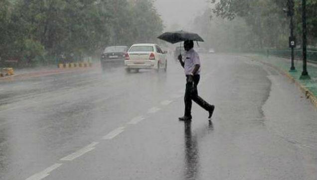 સોમવારના દિવસે પાટણ, મહેસાણા, પંચમહાલ, દાહોદ, અમદાવાદ, આણંદ, ખેડા, ગાંધીનગર, વડોદરા, નર્મદા, ભરૂચ, સુરત, તાપી, વલસાડ, નવસારી, દમણ, દાદરા નગર હવેલી, સુરેન્દ્રનગર, જામનગર, પોરબંદર, ગીર સોમનાથ, દ્વારકા, બોટાદ અને દીવમાં સામાન્યથી મધ્યમ વરસાદ  સાથે  ભારે પવન ફૂંકાશે.
