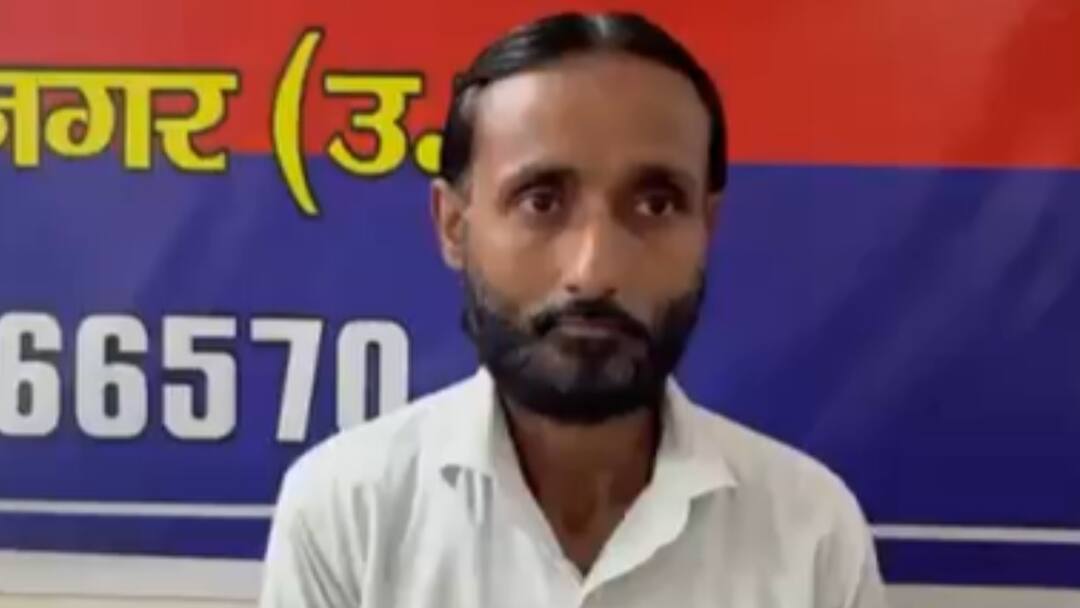 Rakesh Tikait Turban Pulled Down a Youth Police custody Name Saurav Varma ANN राकेश टिकैत की पगड़ी गिराने वाला युवक पुलिस ने पकड़ा, पूछताछ में बताई पूरी कहानी