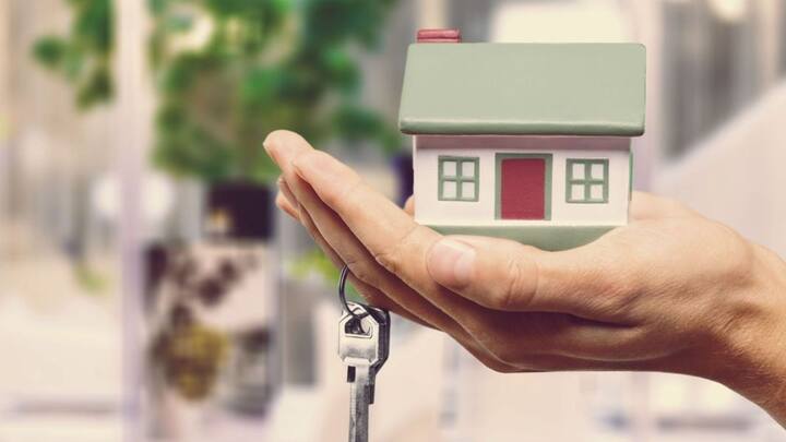 अगर आपका ख़ुद का मकान है और आपने उसे किराए पर दिया है या भविष्य में अपने घर को किराए पर देना चाहते हैं. तो किराए पर मकान देने से पहले मकान मालिकों को कुछ बातों का जरूर ध्यान में देना चाहिए. ताकि किसी अनहोनी से बचा जा सके.