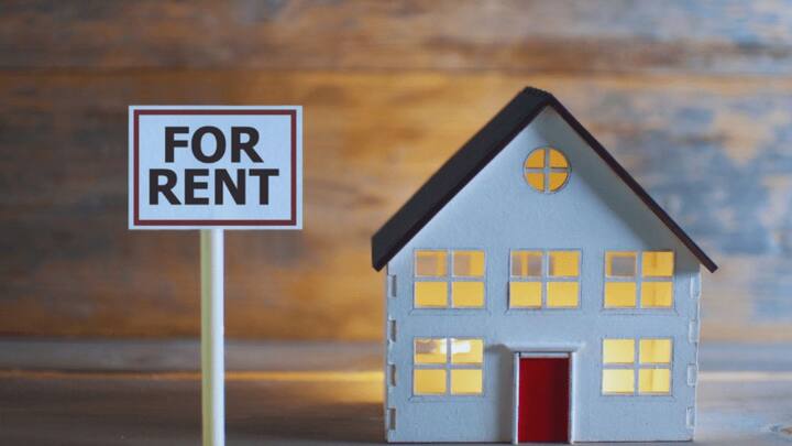 और ऐसे में अगर कोई फर्जी तौर पर घर किराए पर ले लेता है. और किसी घटना को अंजाम दे देता है. तो फिर मकान मालिक के लिए मुश्किल खड़ी हो सकती है. ऐसे लोग किराया भी लटका कर रख सकते हैं.