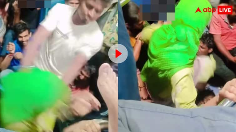 महिला ने शख्स को ट्रेन में मारी लात! गुस्साए शख्स ने जड़े एक के बाद एक 13 चांटे, वीडियो वायरल