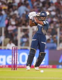 IPL में क्यों और किसे मिलती है पर्पल कैप और ऑरेंज कैप? जानें कब से हुई इसकी शुरुआत