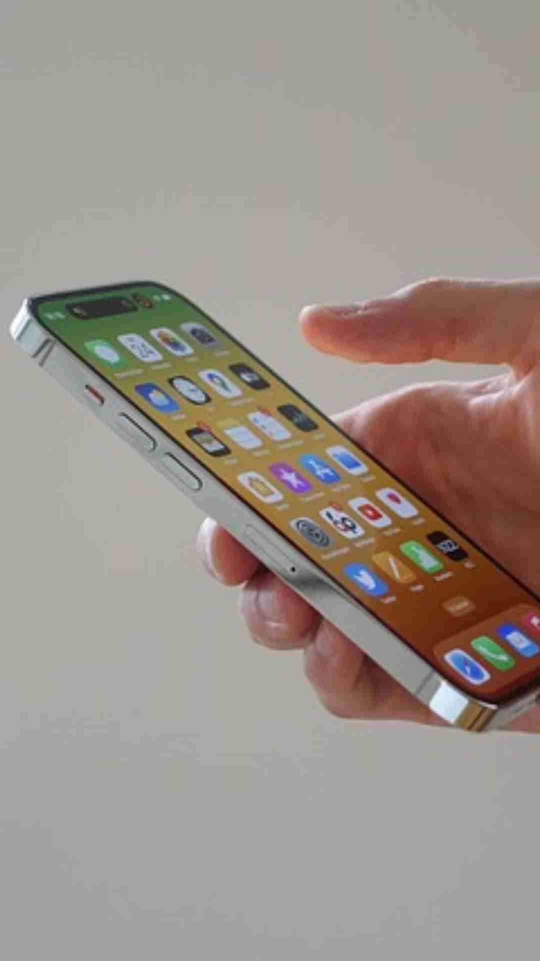 सितंबर में लॉन्च करने से Apple को अक्टूबर-नवंबर के ग्लोबल फेस्टिव सीज़न (जैसे Diwali, Thanksgiving, Christmas) में बिक्री बढ़ाने का मौका मिलता है.