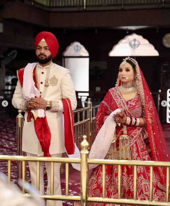 ਮਸ਼ਹੂਰ ਪੰਜਾਬੀ ਗਾਇਕ ਦੇ ਵਿਆਹ ਦੀਆਂ ਤਸਵੀਰਾਂ ਵਾਇਰਲ, ਇੱਥੇ ਵੇਖੋ...