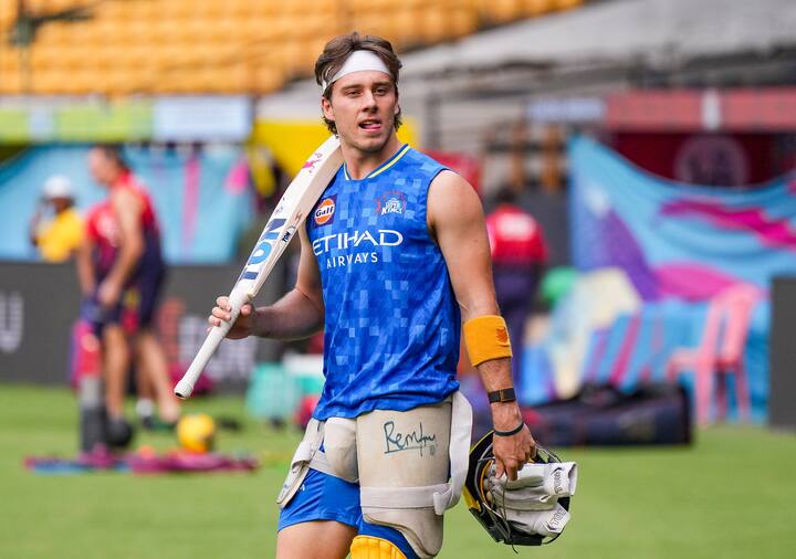 डेवाल्ड ब्रेविस जिन्हें टीम ने चोटिल खिलाड़ी के रिप्लेसमेंट के रूप में शामिल किया है, उन्हें नॉन-वेज खाना बहुत अच्छा लगता है. बटर चिकन ब्रेविस का सबसे पसंदीदा डिश है.