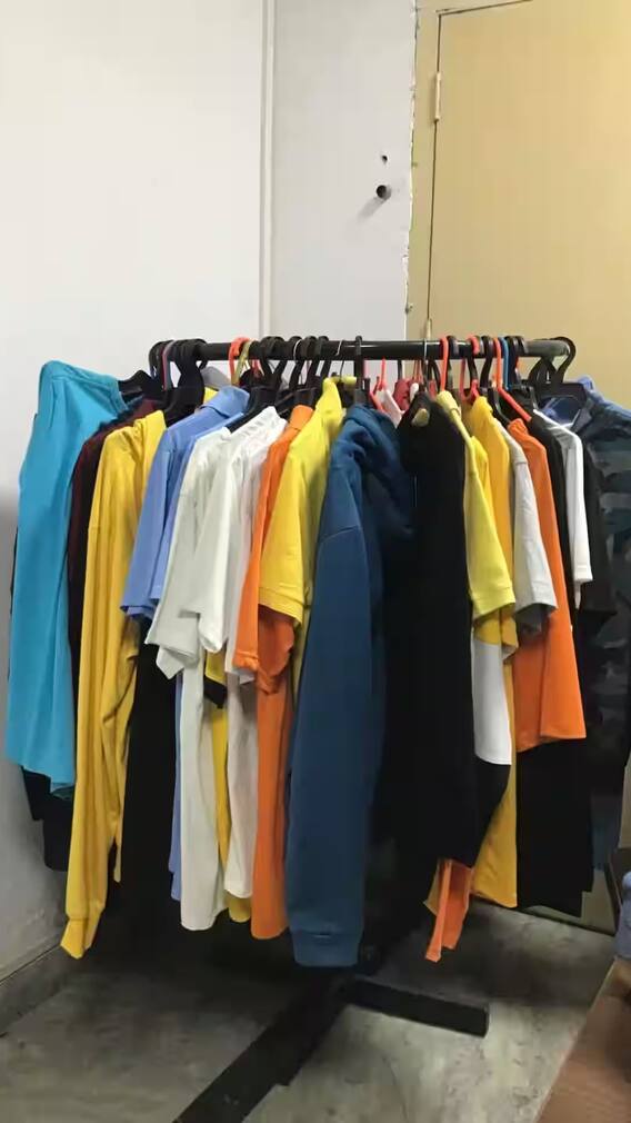 गर्मियों में सूरत से सस्ते और स्टाइलिश कपड़े खरीदें,  SALE के साथ