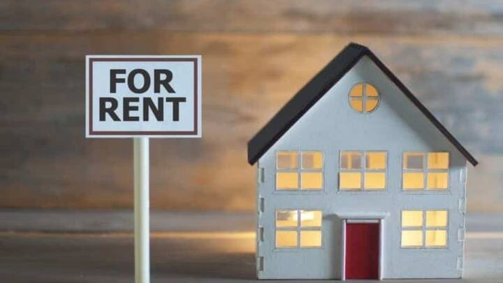 अगर आप किसी को मकान किराए पर दे रहे हैं. तो आपको किराएदार से हमेशा कुछ डॉक्यूमेंट जरूर लेने चाहिए. नहीं तो आपके लिए मुश्किल खड़ी हो सकती है. यहां तक कि पुलिस स्टेशन के चक्कर तक काटने पड़ सकते हैं.