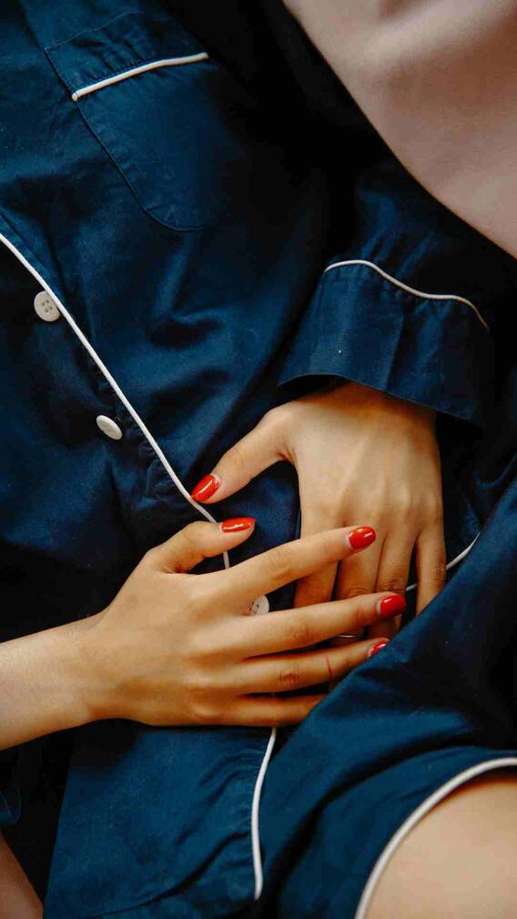 पेट में जिंदा कैसे रहते हैं कीड़े