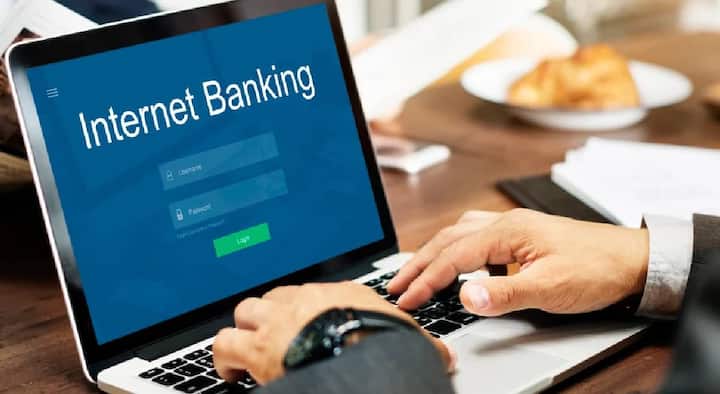 3) तुमच्या बँक खात्यावर पैसे जमा झाले असतील तर नोंदणीकृत मोबाईल क्रमांकावर तुम्हाला मेसेज येईल. हा मेसेज आलेला आहे का? ते चेक करा