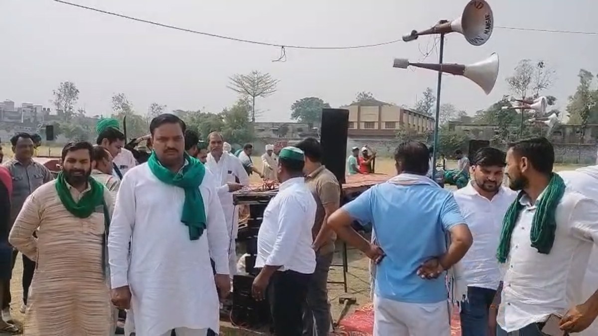 MuzaffarNagar News: मुजफ्फरनगर महापंचायत में मेरठ से आ रहे किसान, बोले- धरती लाल कर देंगे
