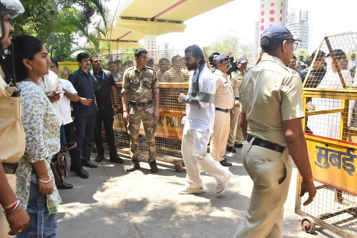 Anil Kapoor, Sonam, Arjun Join Family For Nirmal Kapoor’s Final Rites, In Pics She breathed her last at around 5:45 pm on May 2.