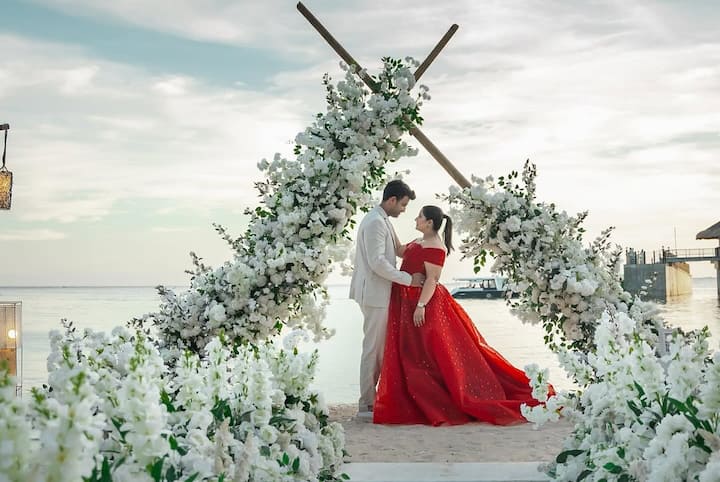 వెడ్డింగ్ డేని ప్రీ వెడ్డింగ్ షూట్ లా ప్లాన్ చేసుకున్నారు ఆ జంట