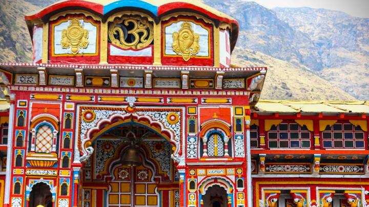 তীর্থযাত্রীদেরকে স্বাগত জানিয়েছিলেন তিনি। কুইন্টাল কুইন্টাল ফুল দিয়ে সাজানো হয়েছিল কেদারনাথ মন্দির। 