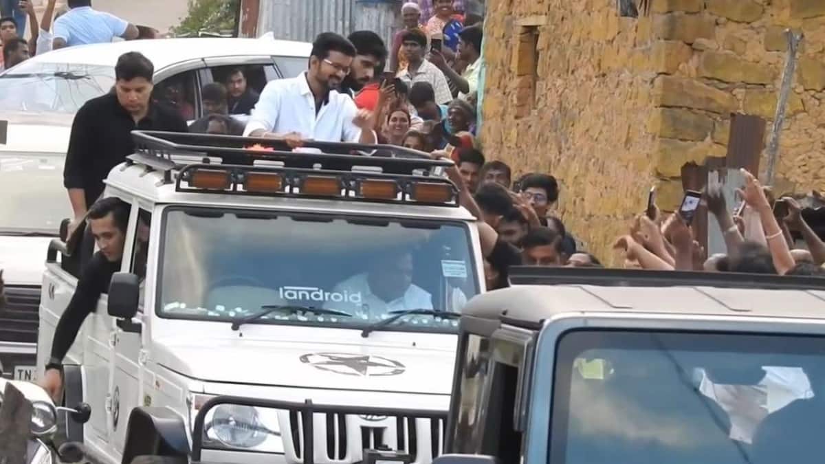 சூட்டிங் முடிந்த கையோடு 'ரோடு ஷோ' நடத்திய நடிகர் விஜய்.. உற்சாக வரவேற்பு அளித்த கிராம மக்கள்