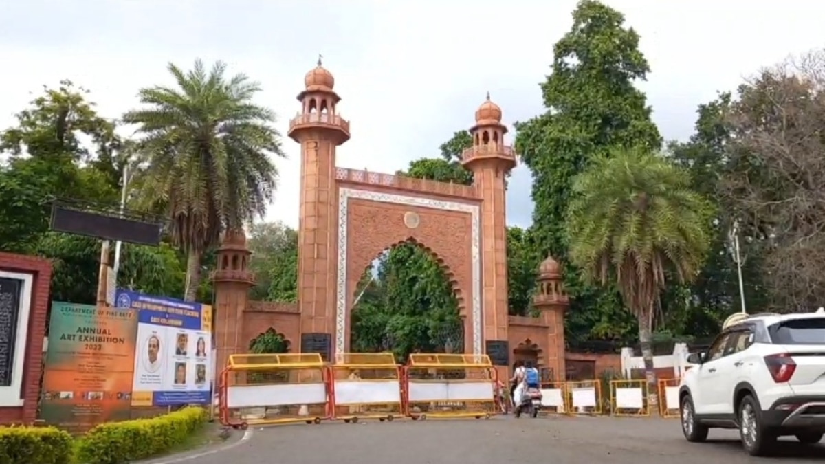 AMU के जेएन मेडिकल कॉलेज में इलाज कराने आई महिला से छेड़छाड़, वीडियो वायरल होने पर मचा बवाल