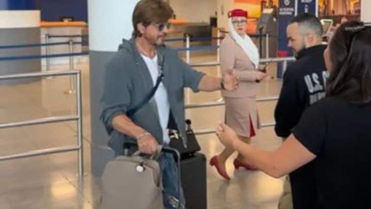 Shah Rukh Khan Heads To Met Gala? Actor’s Low-Key Arrival In New York Sparks Excitement; WATCH Shah Rukh Khan Heads To Met Gala? Actor’s Low-Key Arrival In New York Sparks Excitement; WATCH