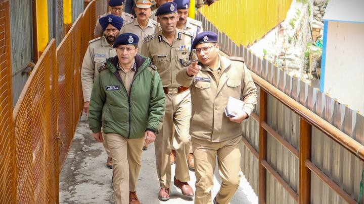 কেদারনাথ মন্দিরের পাশাপাশি উত্তরকাশীতে গঙ্গোত্রী ও যমুনোত্রী মন্দিরও খুলেছে। যমুনোত্রী, গঙ্গোত্রী, কেদারনাথ এবং বদ্রীনাথ--এই চারধাম যাত্রায় প্রতি বছর লক্ষ লক্ষ পুণ্যার্থী আসেন।